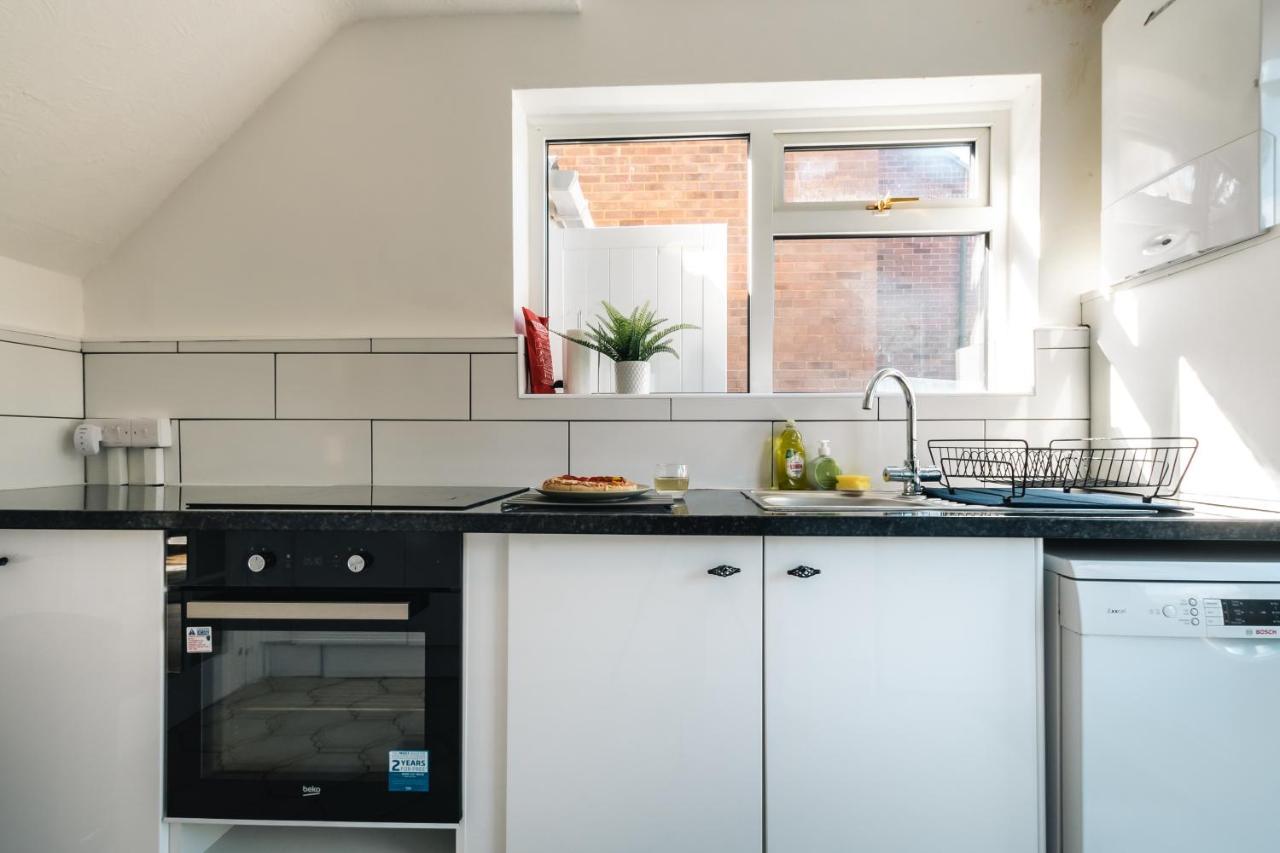 3 Bedrooms House Ideal For Long Stays! Southampton Kültér fotó